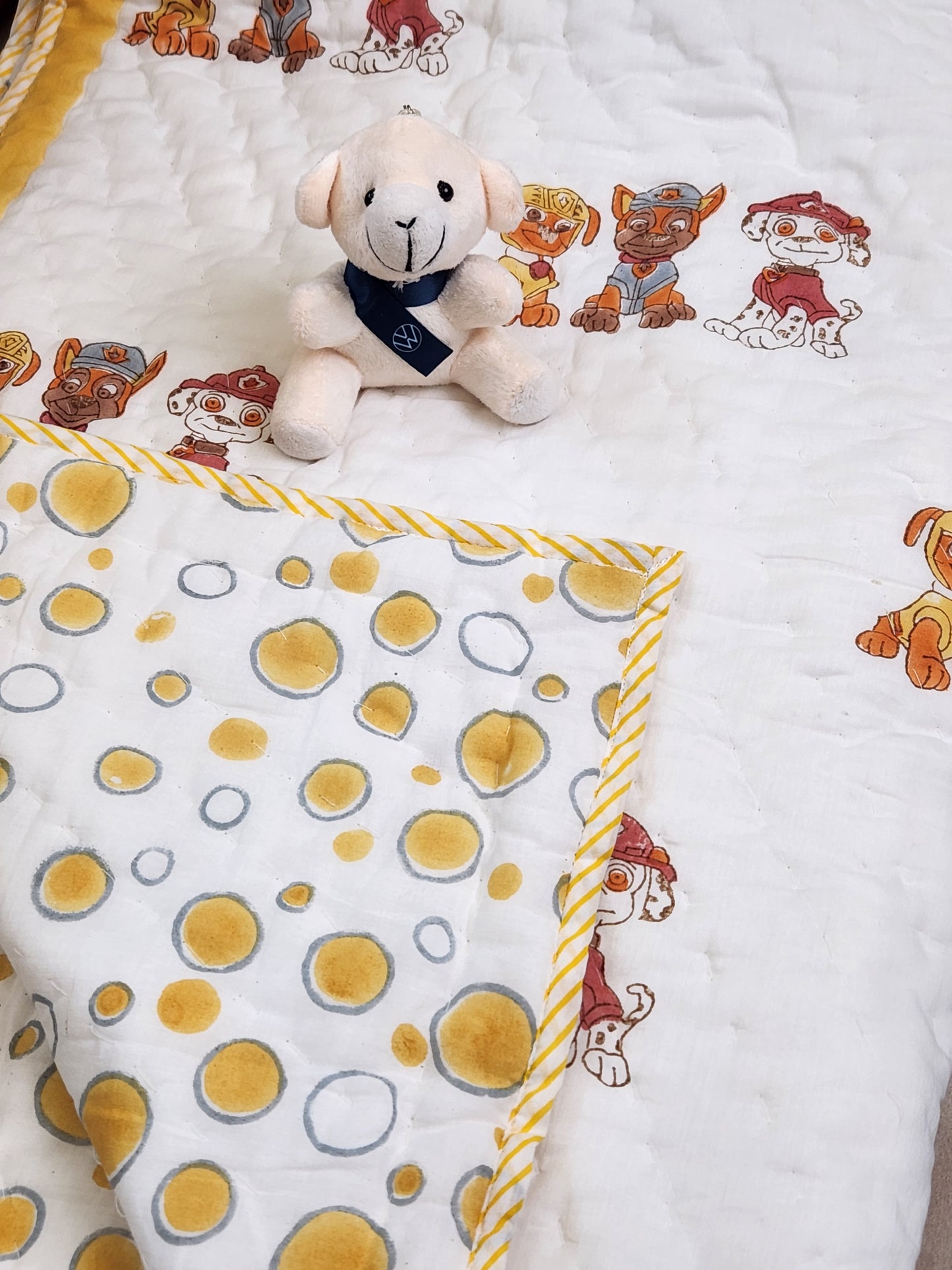 HUSH PUPPIES HANDBLOCKED REVERSIBLE MULMUL BABY QUILT