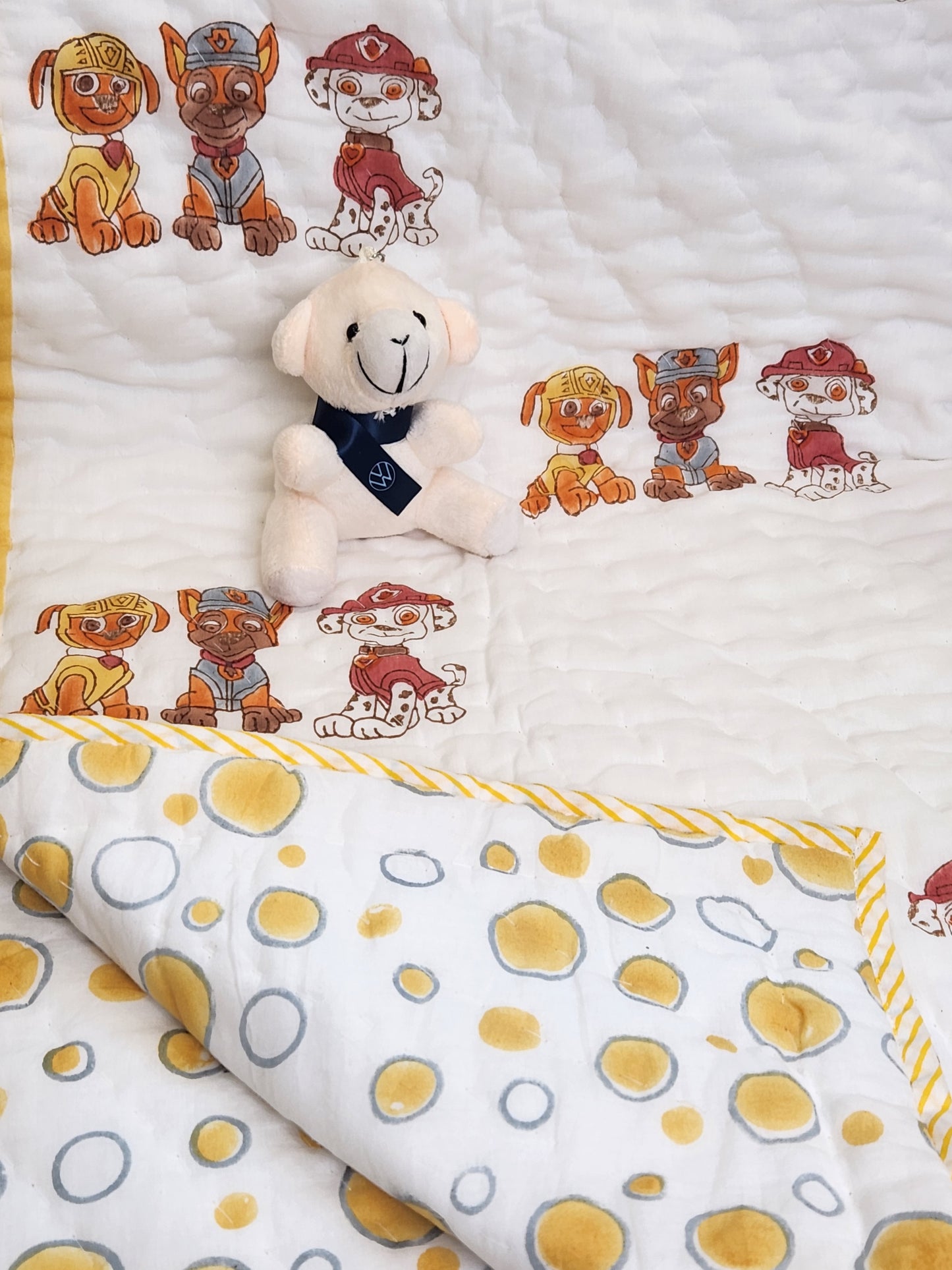 HUSH PUPPIES HANDBLOCKED REVERSIBLE MULMUL BABY QUILT