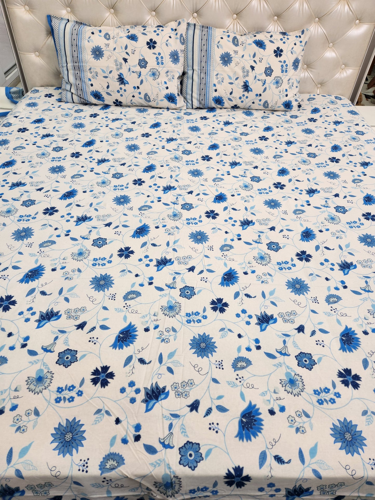 COTTON BEDSHEET WITH TWO PILLOW COVERS