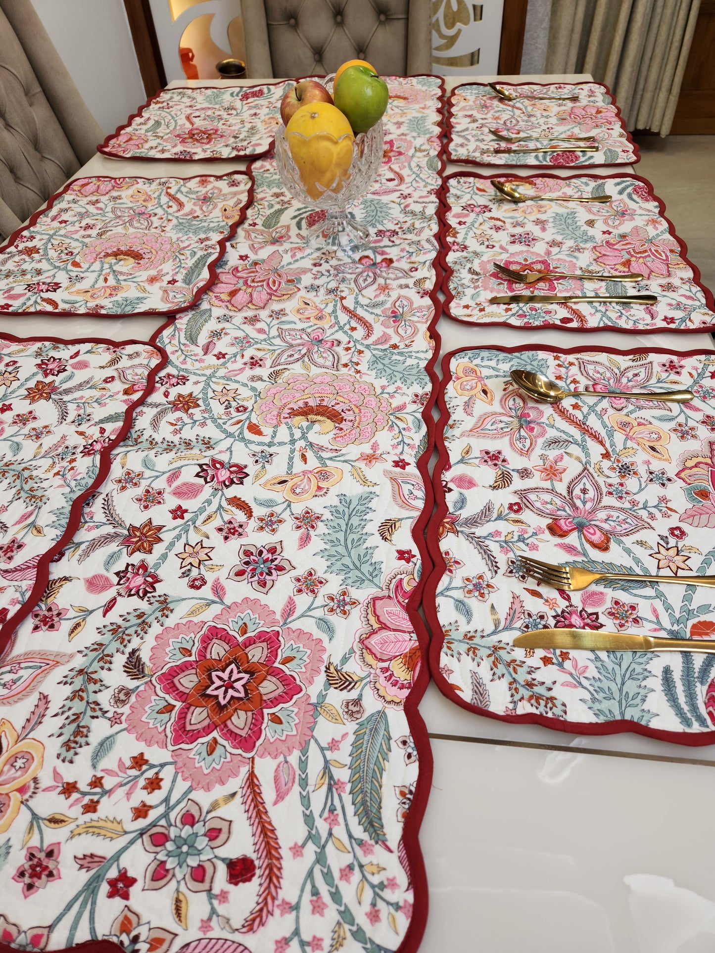 REVERSIBLE QUILTED TABLE RUNNER AND MATS