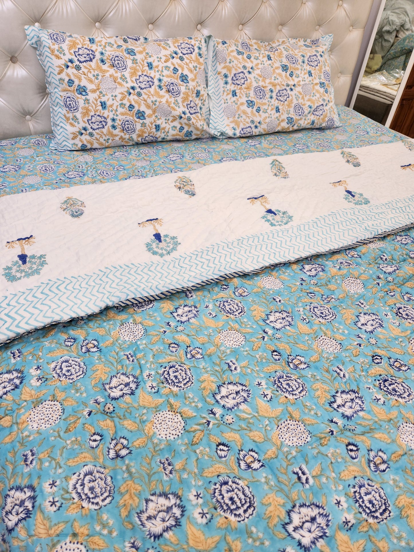 HANDBLOCKED DOUBLE BED QUILT  /  AC COMFORTER