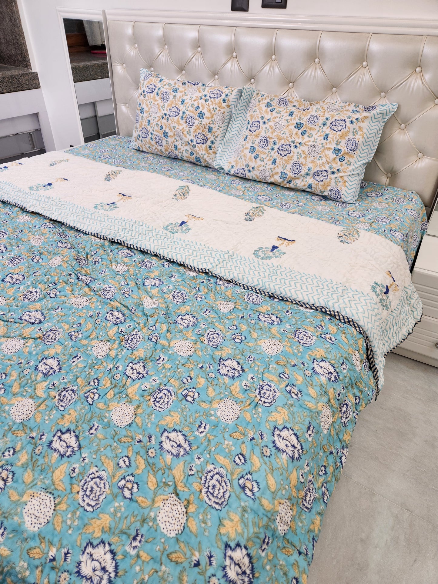 HANDBLOCKED DOUBLE BED QUILT  /  AC COMFORTER