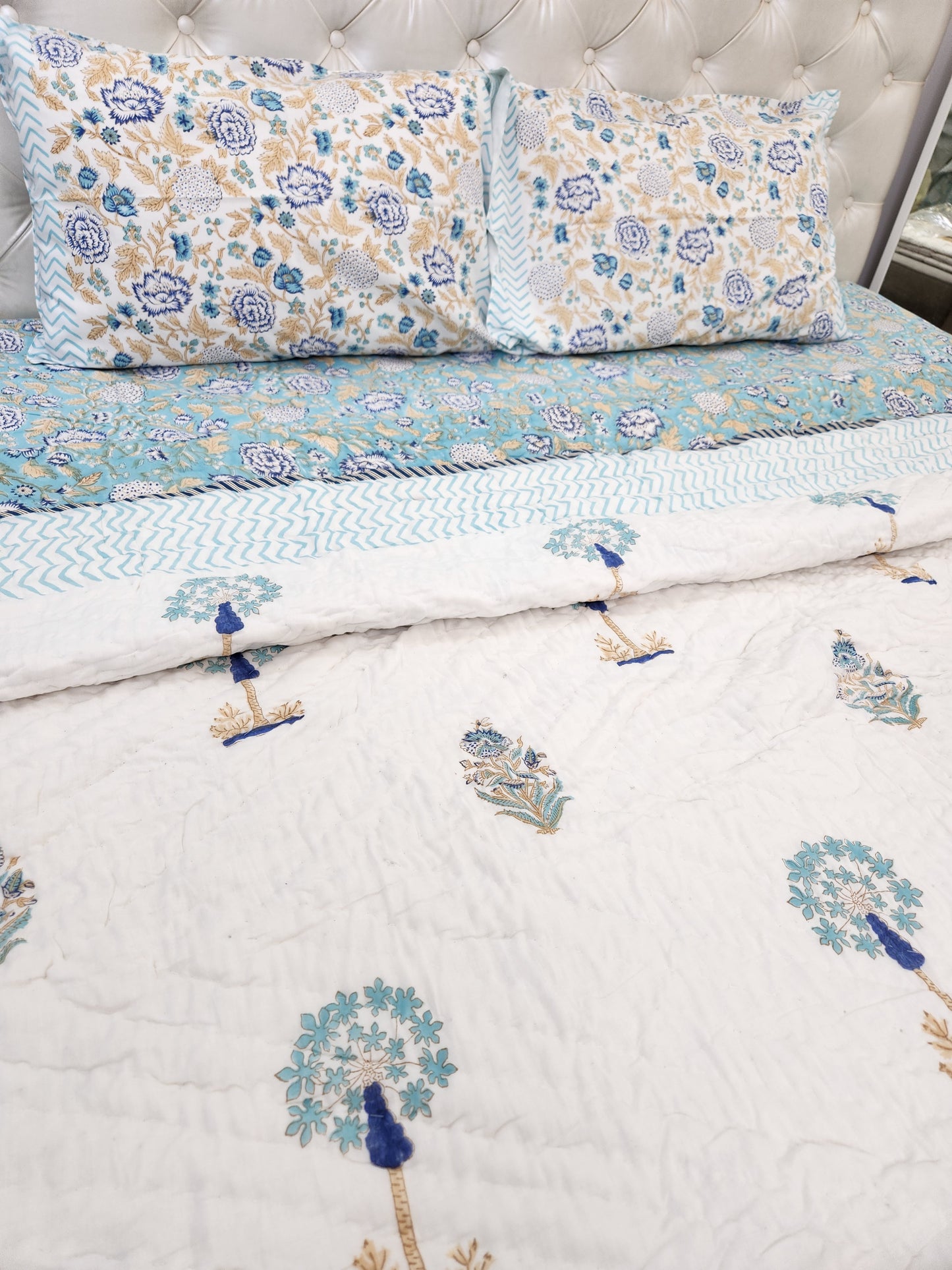 HANDBLOCKED DOUBLE BED QUILT  /  AC COMFORTER