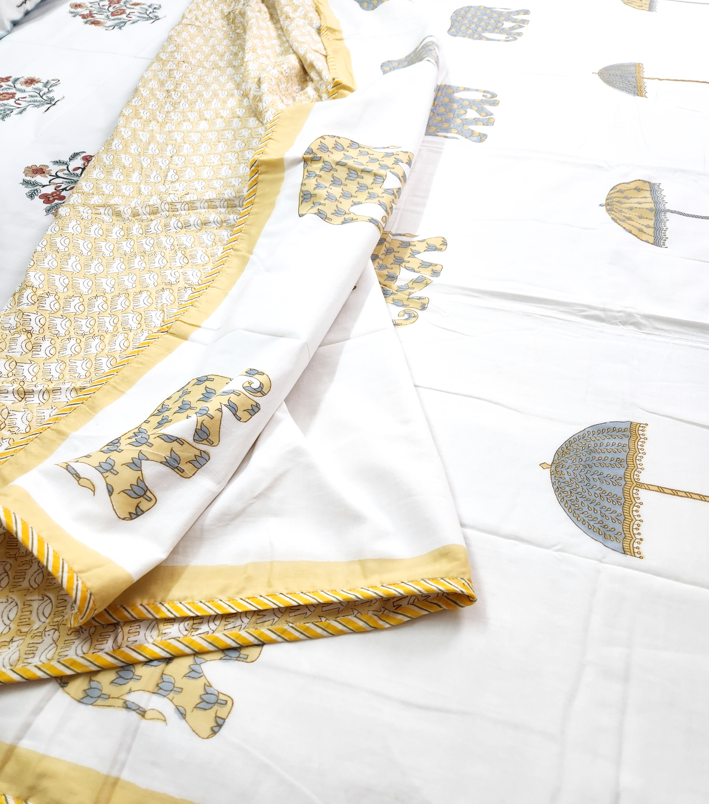 YELLOW SAFARI REVERSIBLE HAND BLOCK PRINTED DOUBLE BED DOHAR / SUMMER BLANKET / AC BLANKET