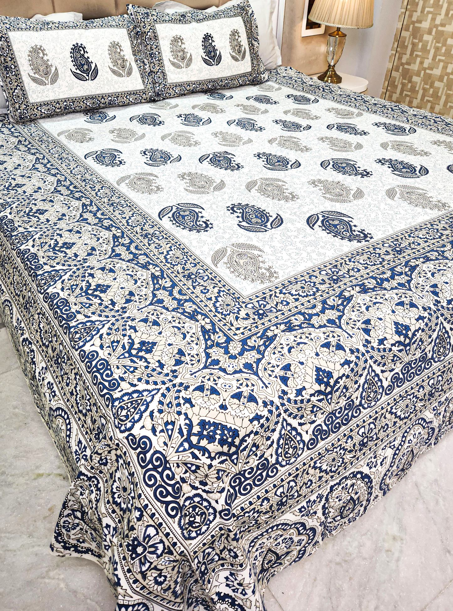 COTTON BEDSHEET WITH TWO PILLOW COVERS