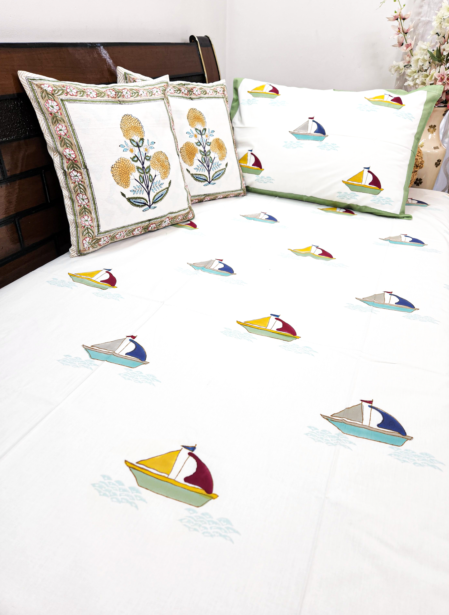 CHILDHOOD BOAT HAND BLOCK PRINTED BEDSHEET WITH ONE REVERSIBLE PILLOW COVER