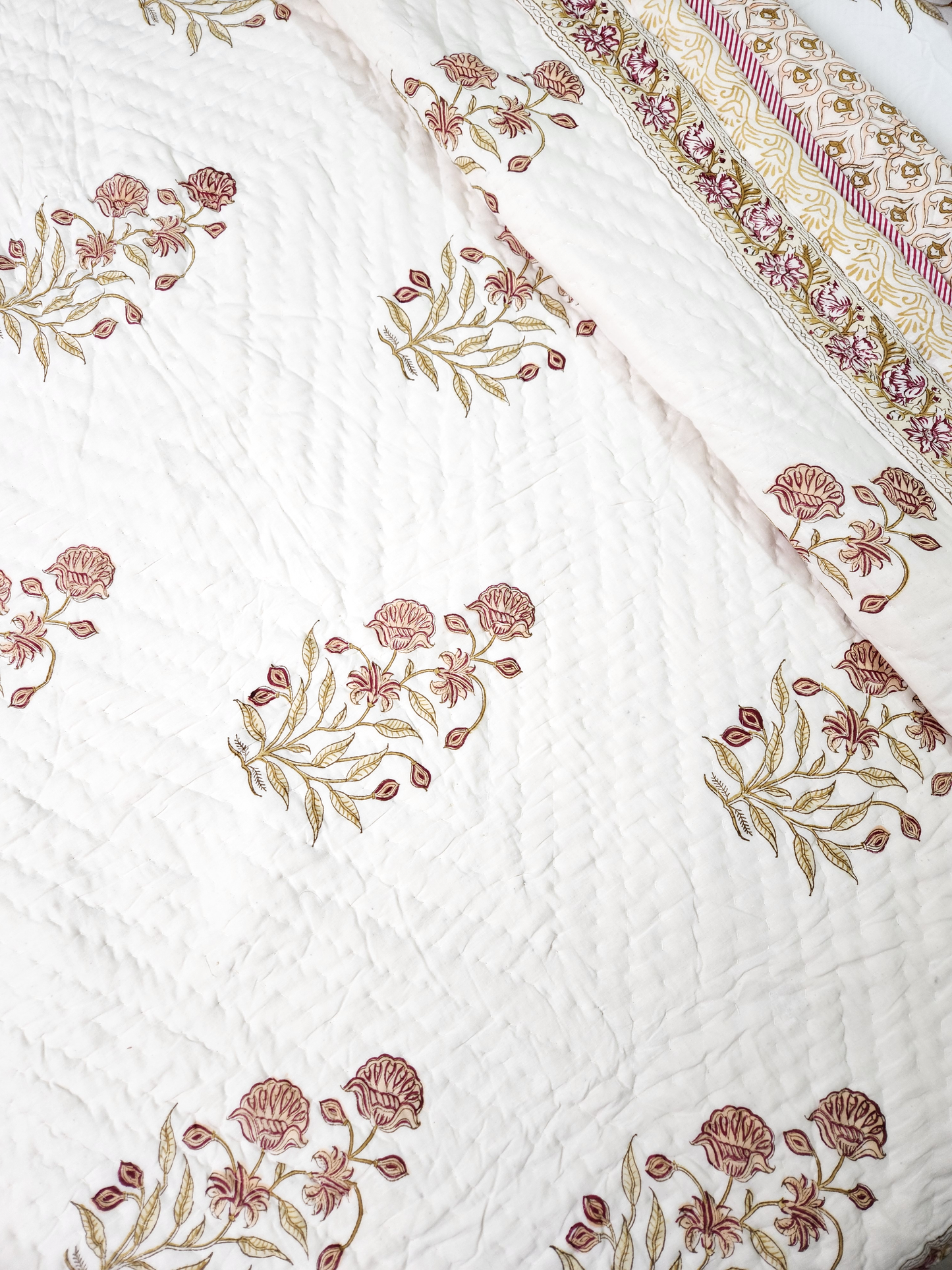 RUSTIC BEAUTY HANDBLOCKED DOUBLE BED QUILT