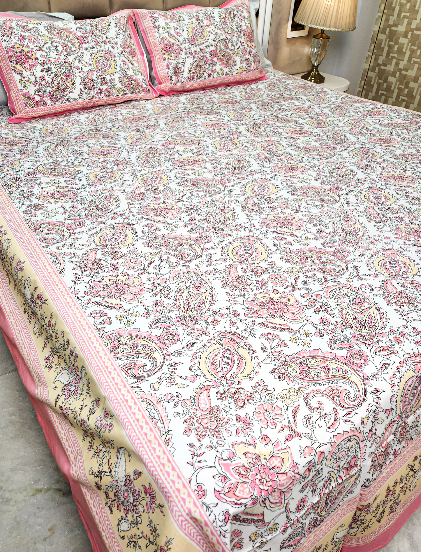 COTTON BEDSHEET WITH TWO PILLOW COVERS