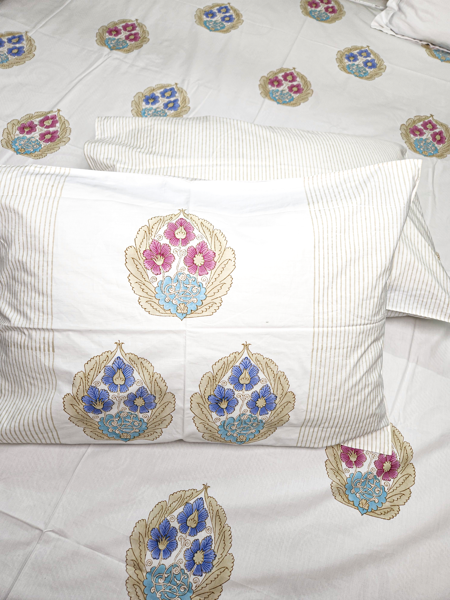 PERFECT HARMONY HAND BLOCK PRINTED BEDSHEET WITH TWO PILLOW COVERS