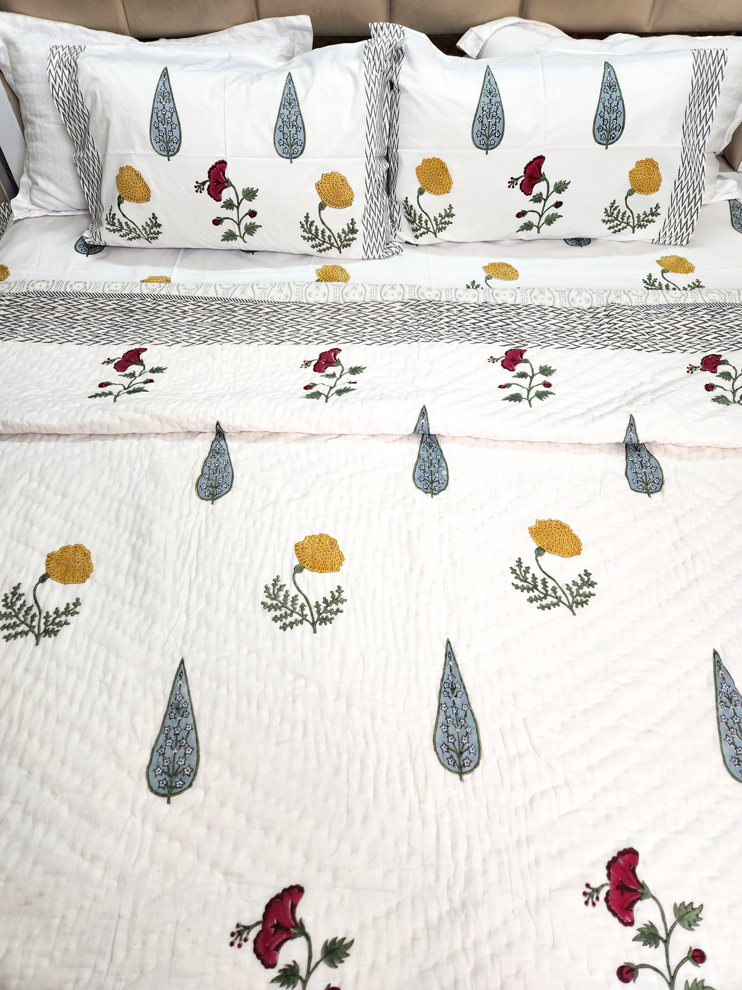 RAJWADI RADIANCE HANDBLOCKED DOUBLE BED QUILT